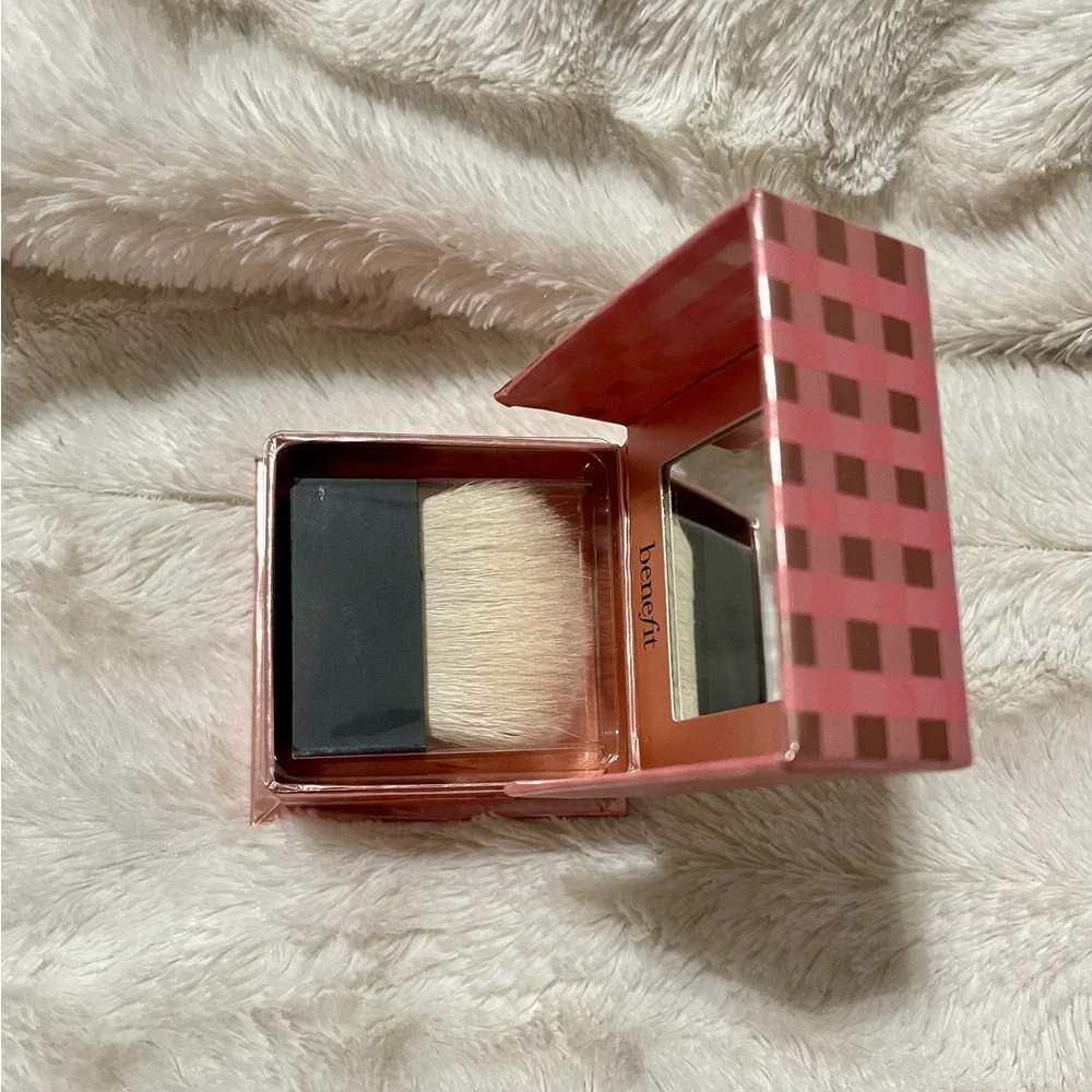 New makeup bundle - Picture 3 of 7
